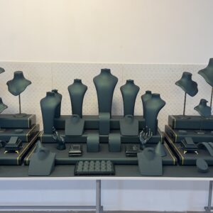 طراحی دکور طلا و جواهر فروشی