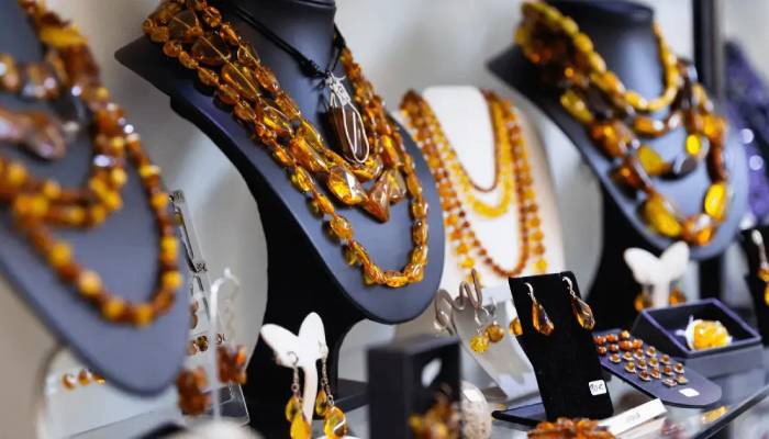 چگونه جواهرات خود را به درستی به نمایش بگذاریم؟